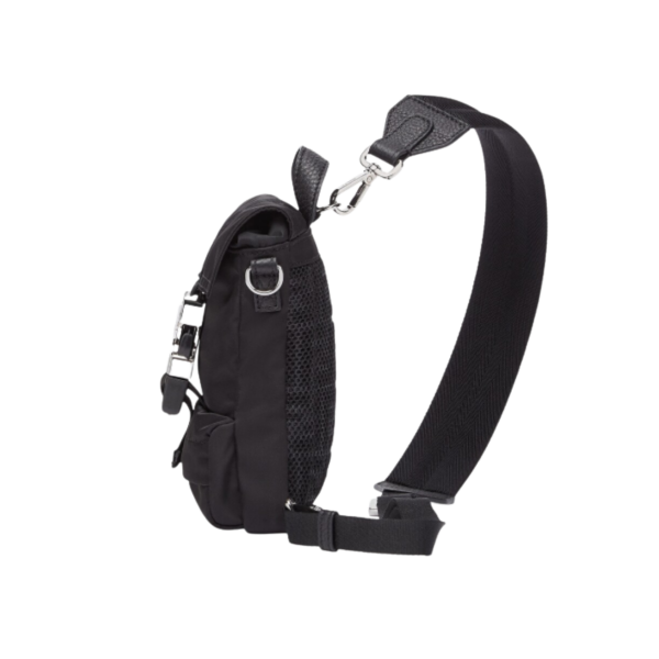 Petit Sac à dos FENDI sacoche Fendiness nylon noir boucle FF