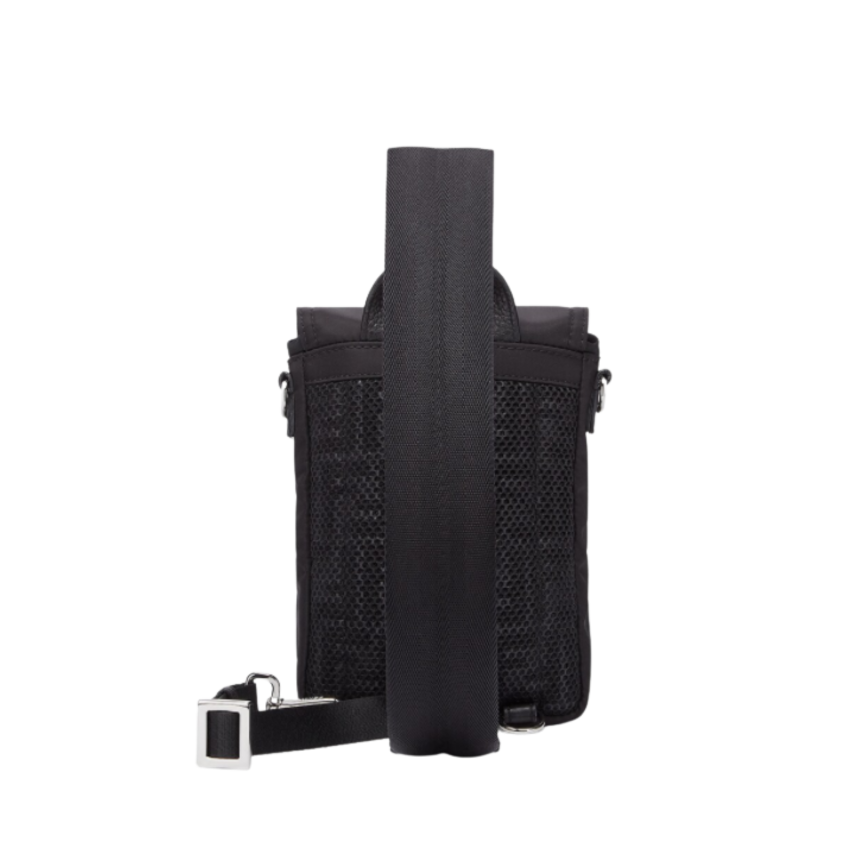 Petit Sac à dos FENDI sacoche Fendiness nylon noir boucle FF