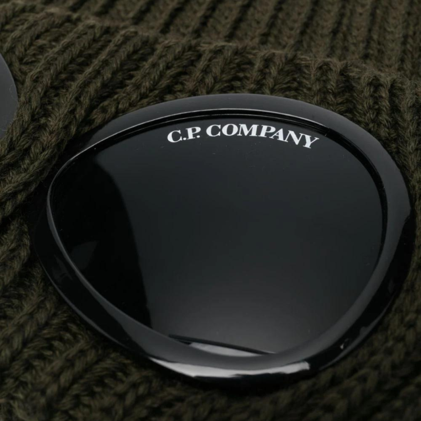Bonnet CP COMPANY laine côtelée kaki lunettes