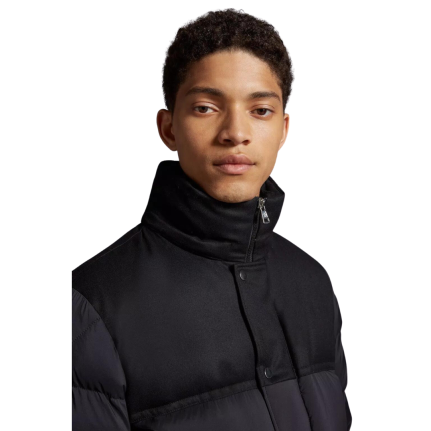 Doudoune courte MONCLER Mussala Nylon Noir Flanelle epaules