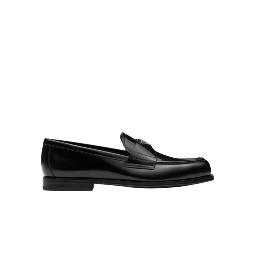 Mocassins PRADA cuir brossé noir logo triangle métal