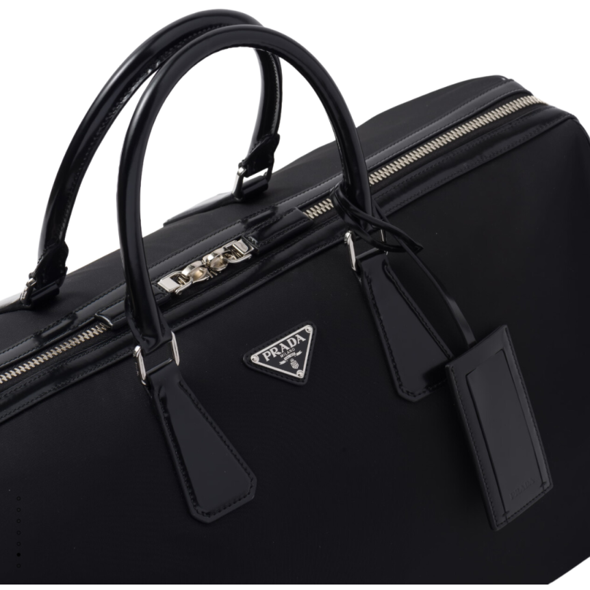 Sac marin PRADA porté main bandoulière Re-Nylon cuir brossé noir