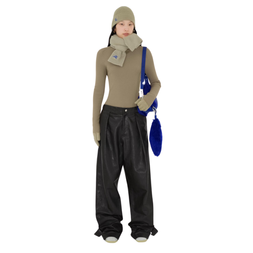 Bonnet BURBERRY cachemire côtelé argile broderie Equestrian Knight bleu