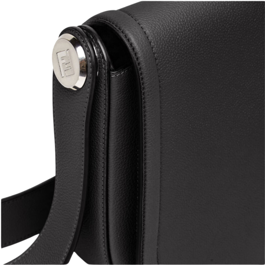 Sac messenger FENDI cuir grainé noir motif clou Fendi Roma
