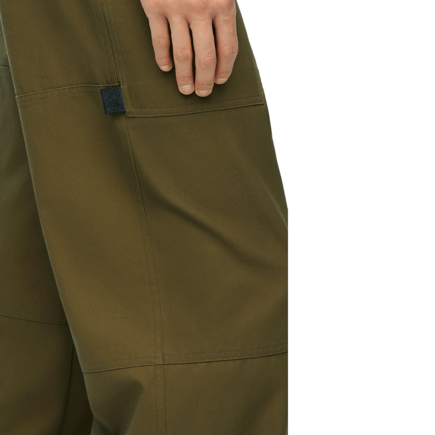Pantalon LOEWE cargo coton kaki poche zippée argent