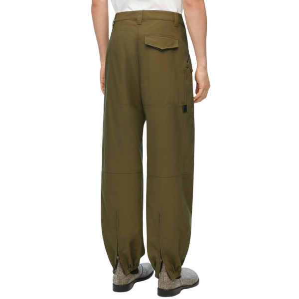 Pantalon LOEWE cargo coton kaki poche zippée argent