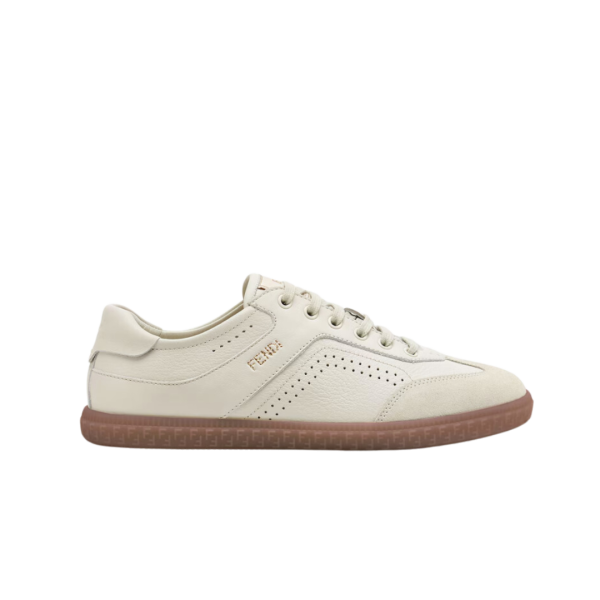 baskets basses FENDI Flair cuir blanc crème microperforé bout daim