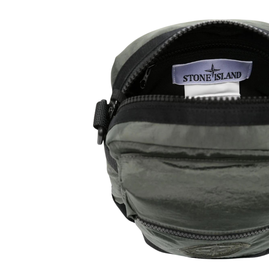 Sacoche STONE ISLAND nylon métal kaki patch logo rose des vents