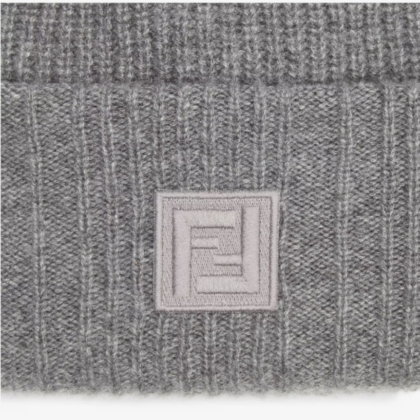 Bonnet FENDI laine grise écusson FF