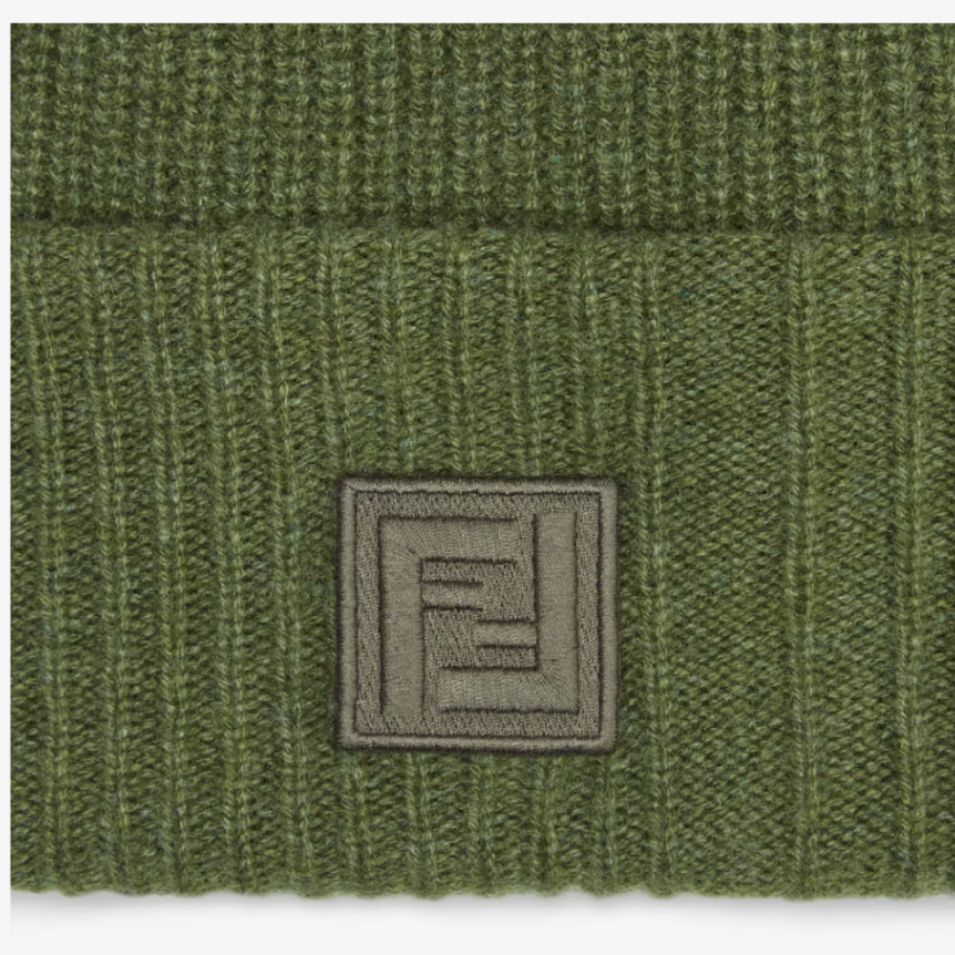 Bonnet FENDI laine verte écusson FF