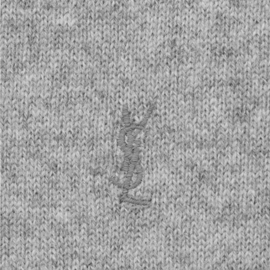 Pull SAINT LAURENT Cassandre col rond cachemire gris clair logo YSL