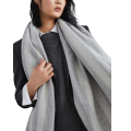 Echarpe à franges gris Beluga rayure argent