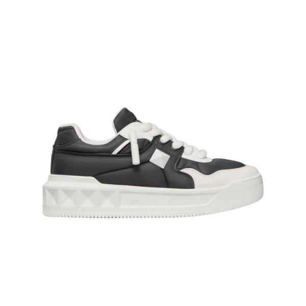Baskets basses VALENTINO One Stud XI Cuir noir semelle blanche