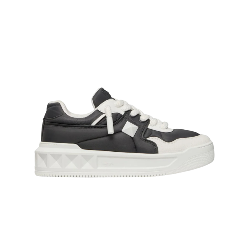 Baskets basses VALENTINO One Stud XI Cuir noir semelle blanche