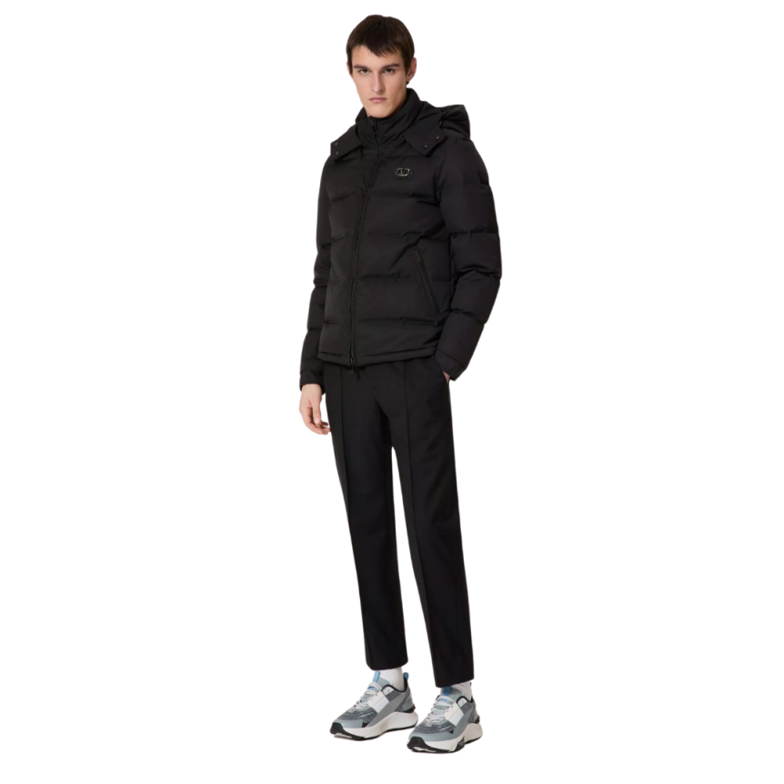 Doudoune à capuche VALENTINO nylon noir écusson cuir V Logo Signature