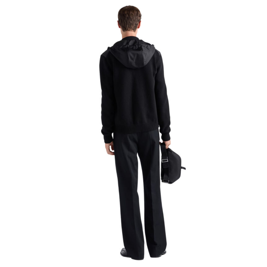 Cardigan zippé PRADA laine cachemire noir logo triangle métal émaillé