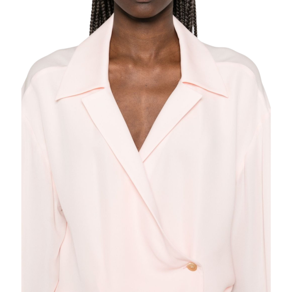 Blouse croisée KHAITE Ashton cache cœur popeline coton rose pale