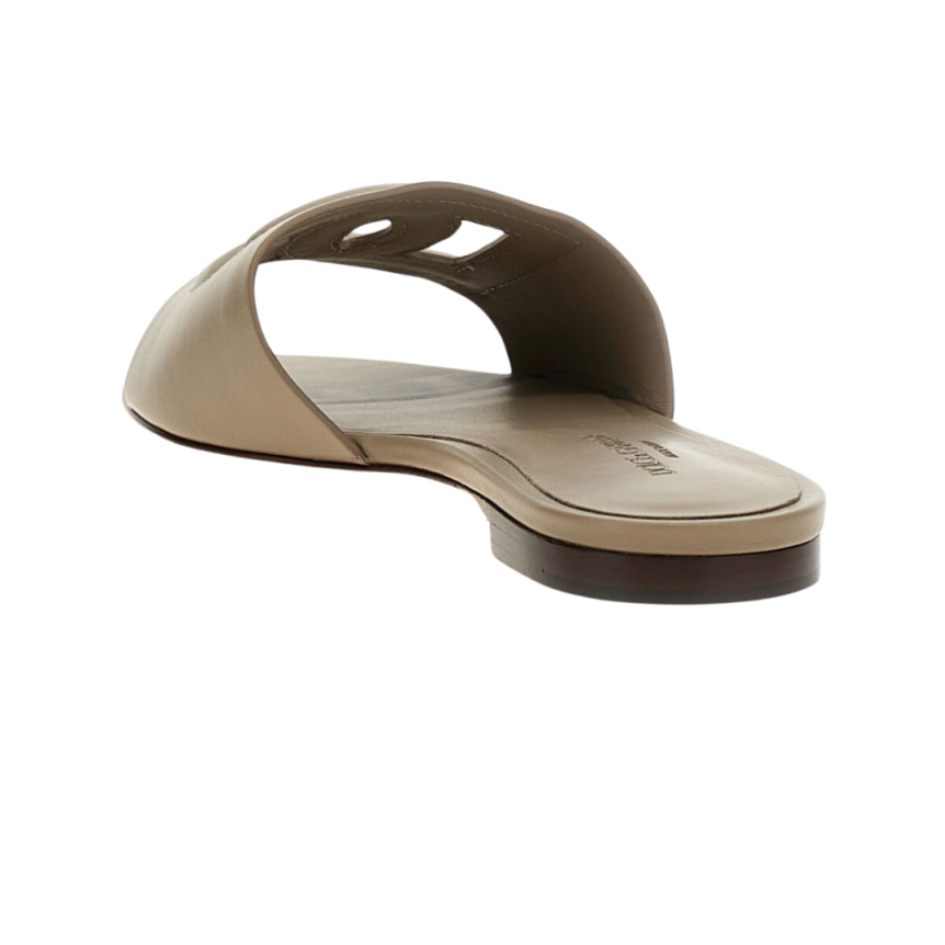 Claquettes mules DOLCE & GABBANA cuir de veau taupe logo DG