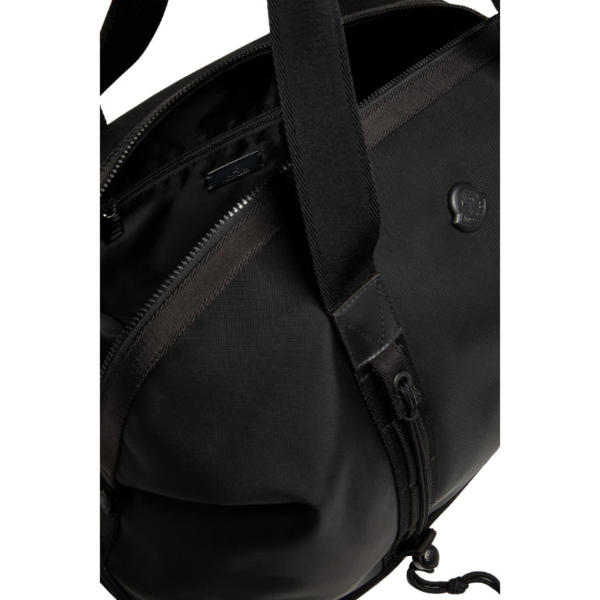 Sac de sport MONCLER Tech imperméable nylon noir bordure cuir logo métal noir