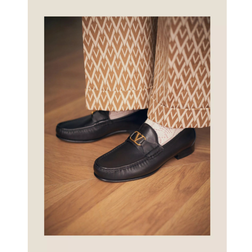 Mocassins VALENTINO V Logo Signature cuir buffle noir