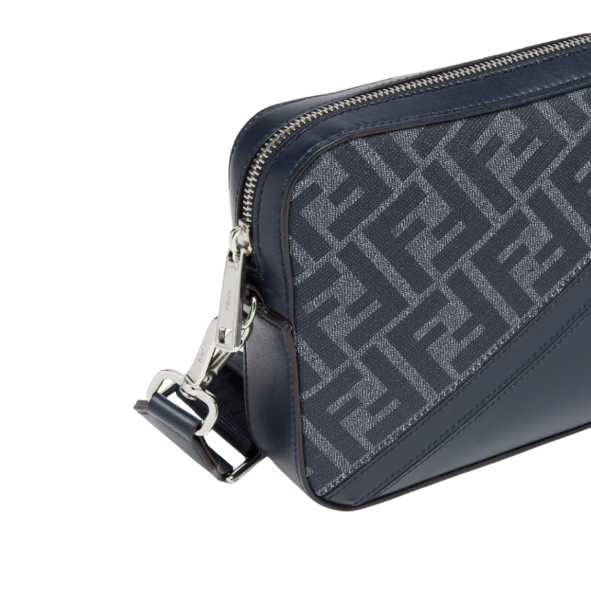 Sac porté épaule FENDI compact toile FF bleu jean denim cuir bleu marine