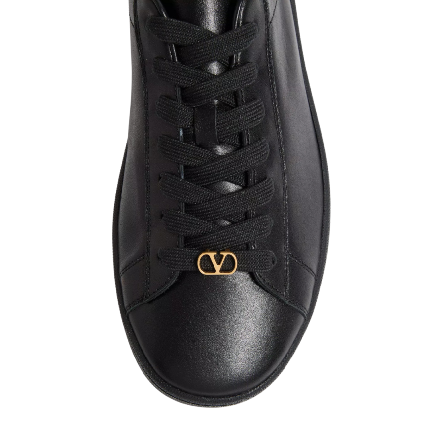 Baskets basses VALENTINO Royco cuir veau nappa noir V logo signature doré