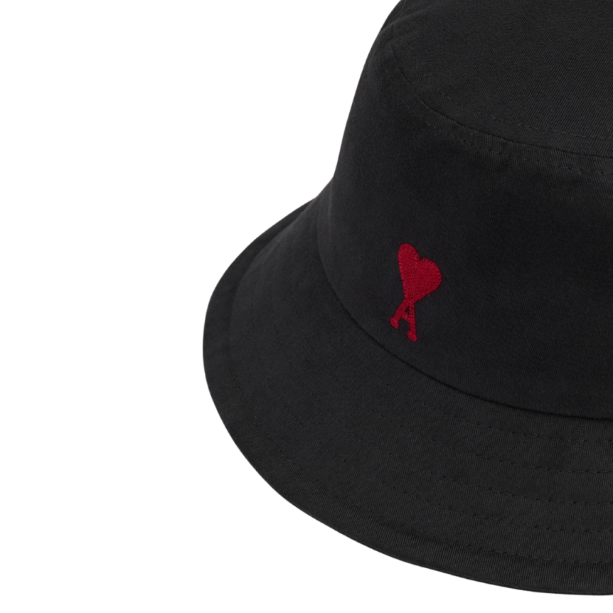 Bob AMI Paris gabardine de coton peau de pêche noir cœur rouge