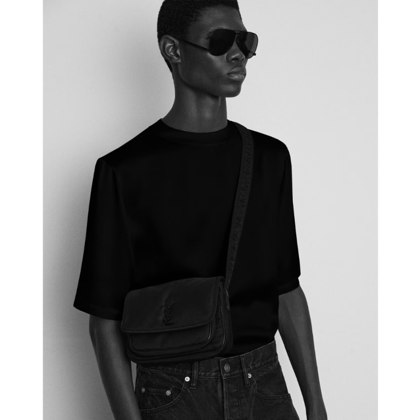 Sac bandoulière SAINT LAURENT Niki small messenger econyl® nylon noir logo noir