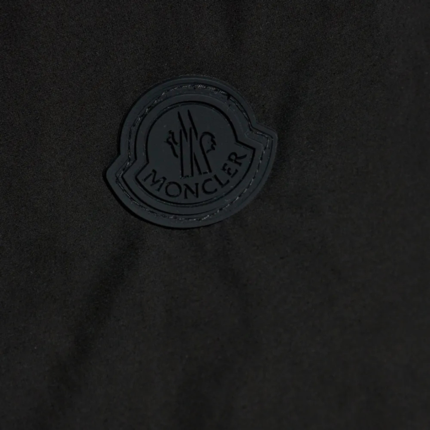 Short MONCLER poche Cargo nylon noir mat