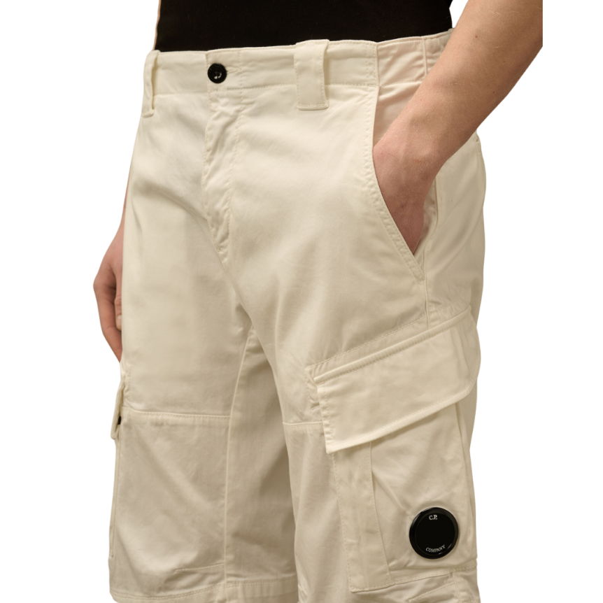 Short cargo CP COMPANY coton stretch doux blanc poche verre lunette