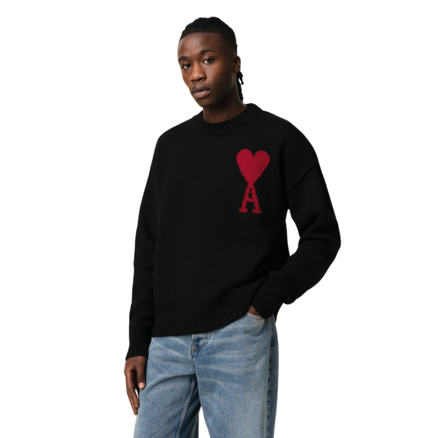 Pull col rond AMI Paris laine mérinos noir broderie gros cœur rouge