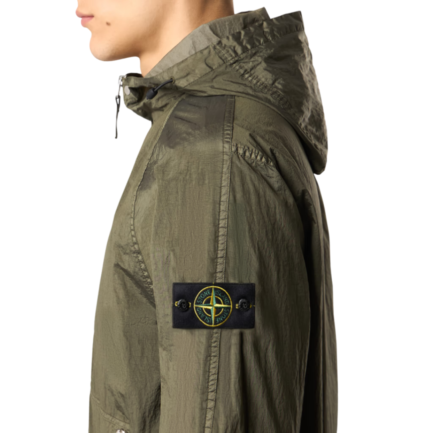 Blouson zippé à capuche STONE ISLAND nylon métal Econyl vert kaki