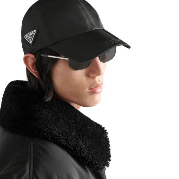 Casquette de baseball PRADA Re Nylon noir logo plaque métal