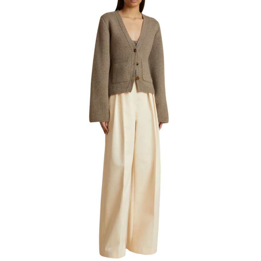 Cardigan boutons KHAITE Scarlett cachemire taupe poches plaquées
