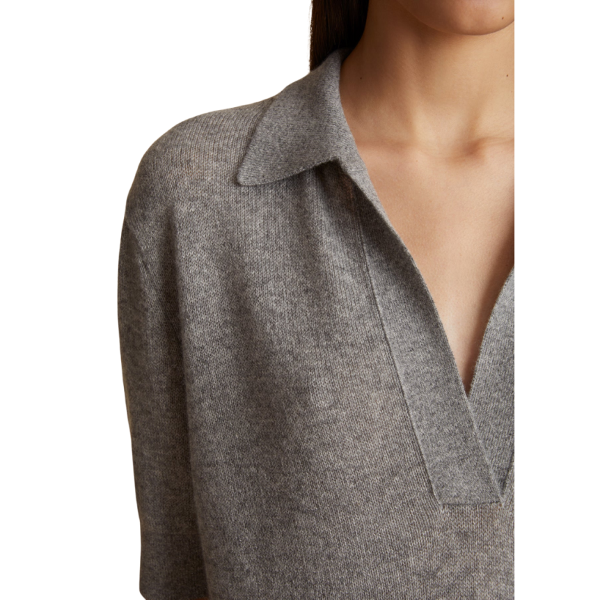 Pull KHAITE Shrunken col polo manche courte cachemire gris