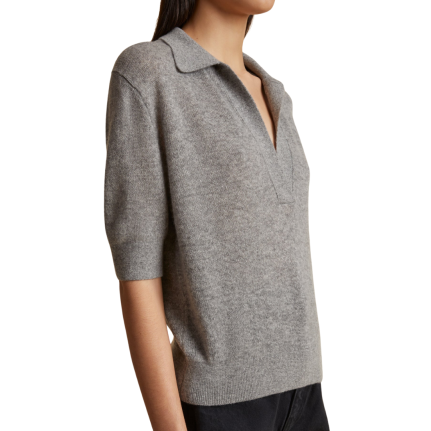 Pull KHAITE Shrunken col polo manche courte cachemire gris