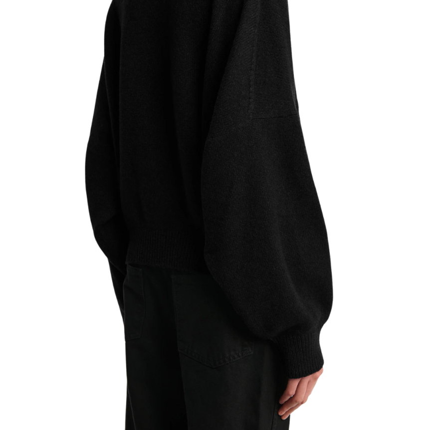 Pull col V KHAITE Wolfe cachemire dense noir