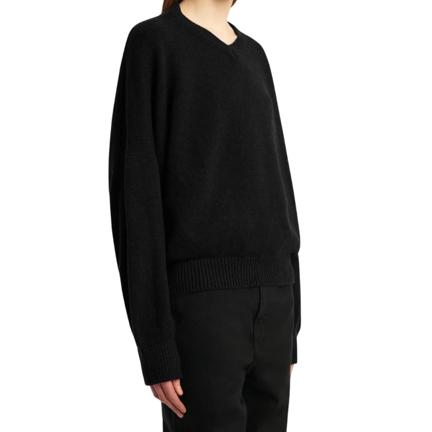 Pull col V KHAITE Wolfe cachemire dense noir