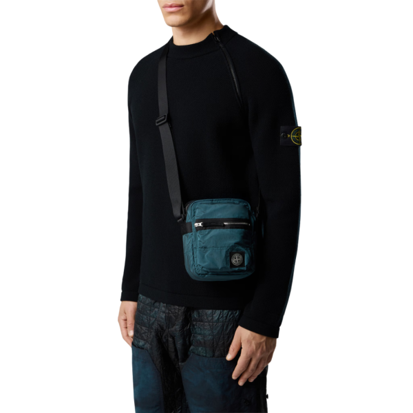 Pochette STONE ISLAND bandoulière nylon métal Econyl ® bleu canard