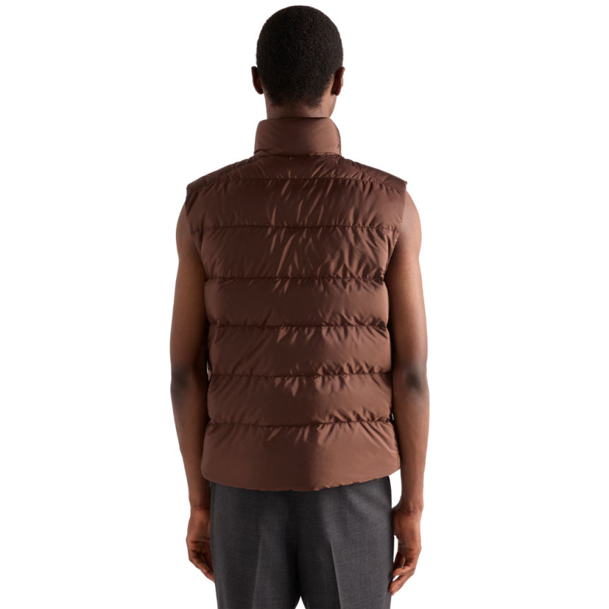 Gilet doudoune sans manche PRADA Re Nylon marron logo triangle métal email