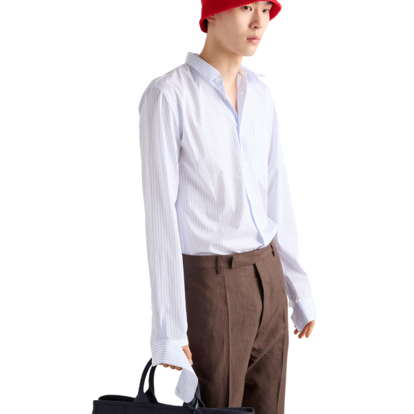 Chemise PRADA coton blanc rayure bleu poche poitrine logo triangle blanc