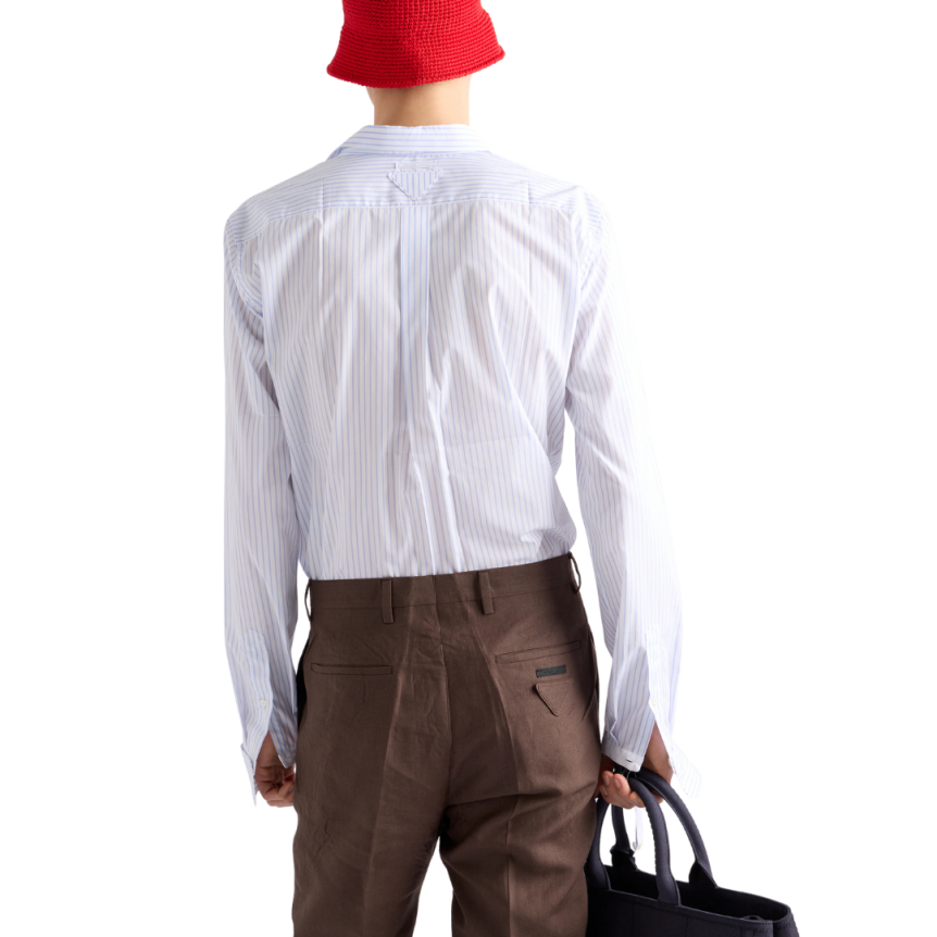 Chemise PRADA coton blanc rayure bleu poche poitrine logo triangle blanc