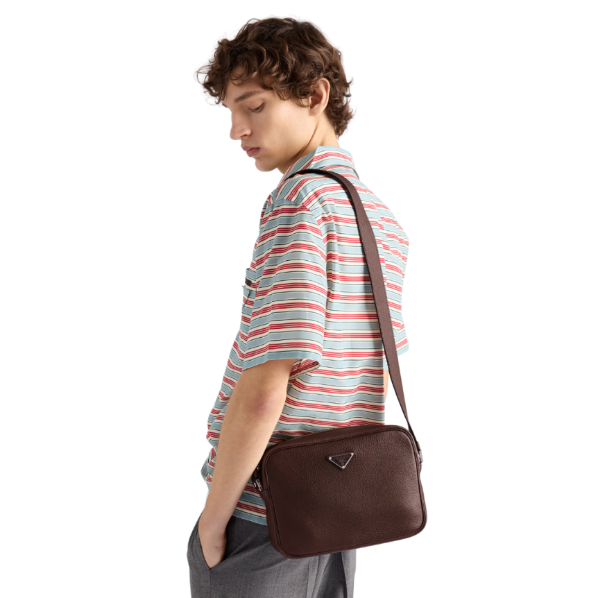 Sac porté épaule PRADA bandoulière rectangle cuir grainé marron logo triangle