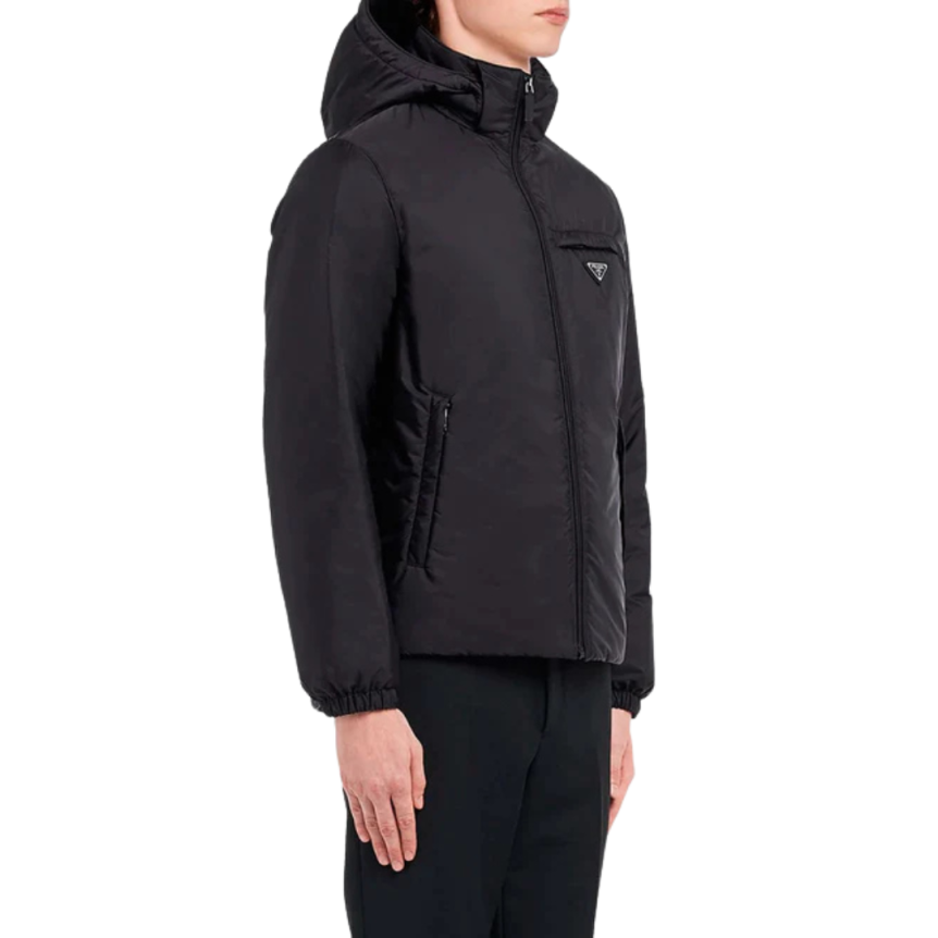 Doudoune matelassée PRADA zippée à capuche nylon noir logo triangle métal email