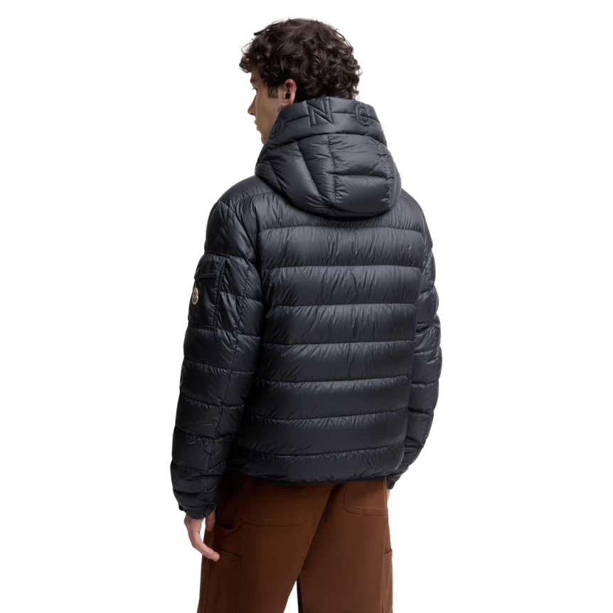 Doudoune courte à capuche MONCLER Najan nylon bleu marine logo embossé