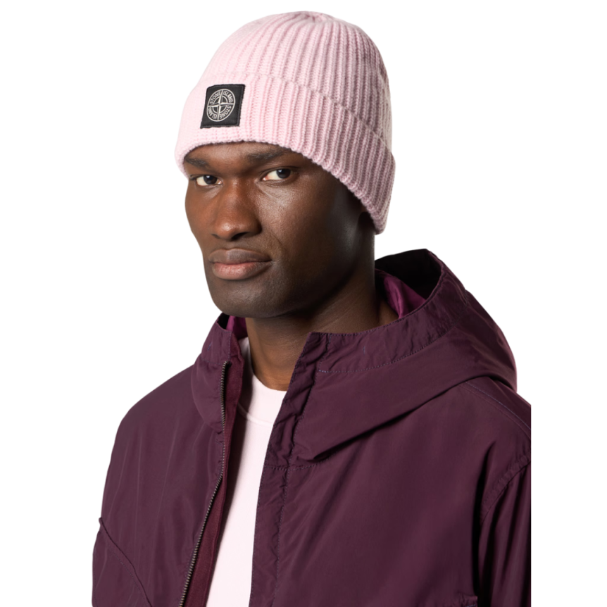 Bonnet STONE ISLAND laine vierge rose pale revers côtelé écusson Compass