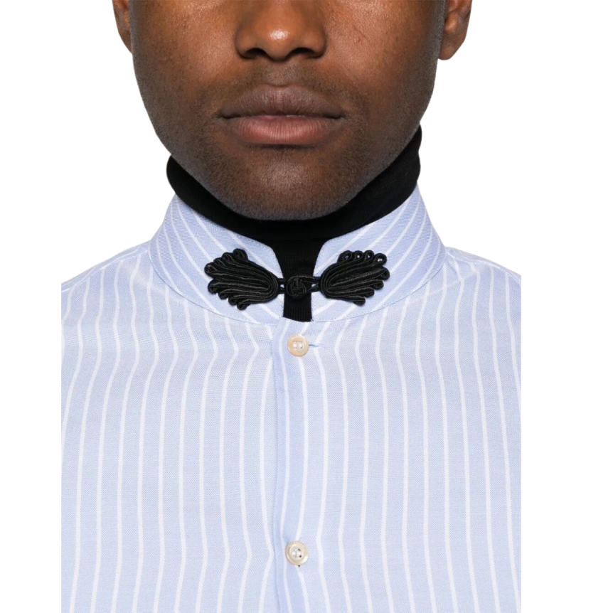 Chemise VALENTINO col mao coton bleu ciel rayure blanche passementerie