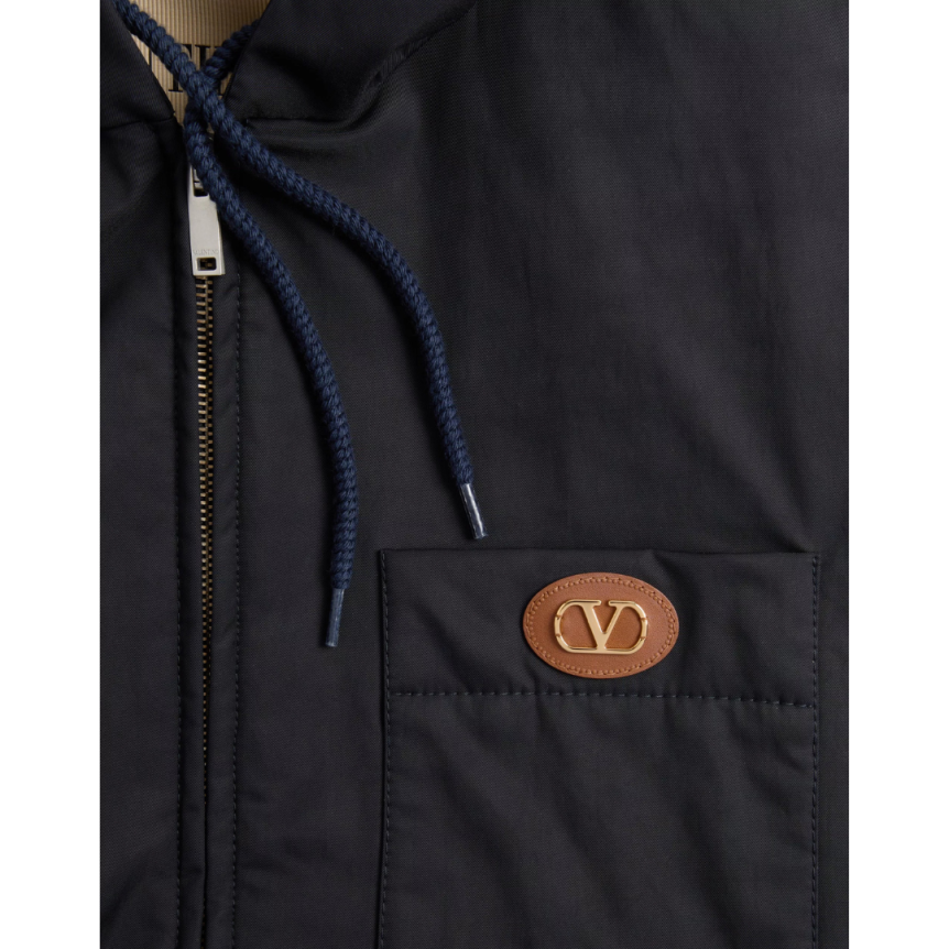 Blouson à capuche VALENTINO nylon noir poche poitrine VLogo