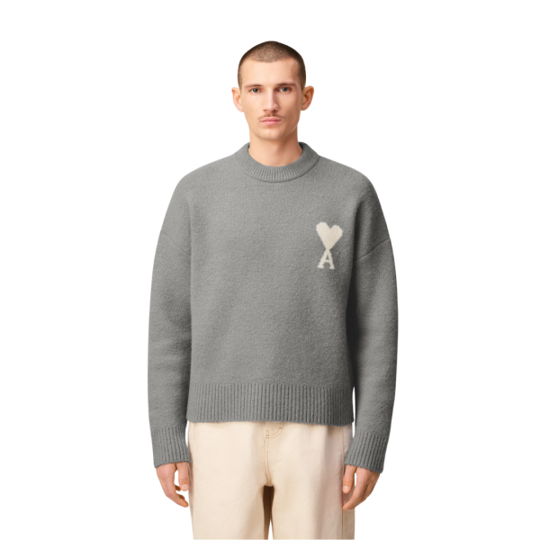 Pull col rond AMI Paris laine alpaga gris clair cœur blanc