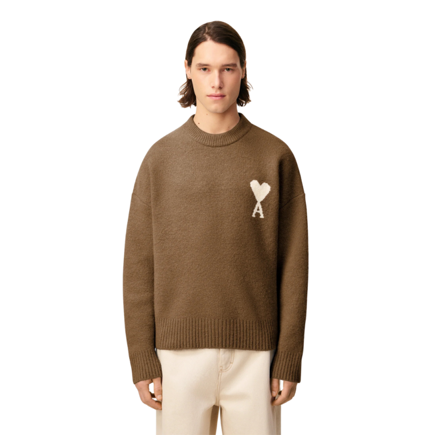 Pull col rond AMI Paris laine alpaga noisette cœur blanc